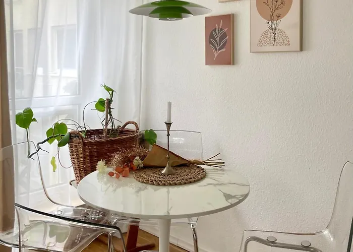 Luxuriöse, 3 - Schlafzimmer Ferienwohnung mit Tiefgarage&Balkon