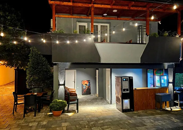 Hotel Ari