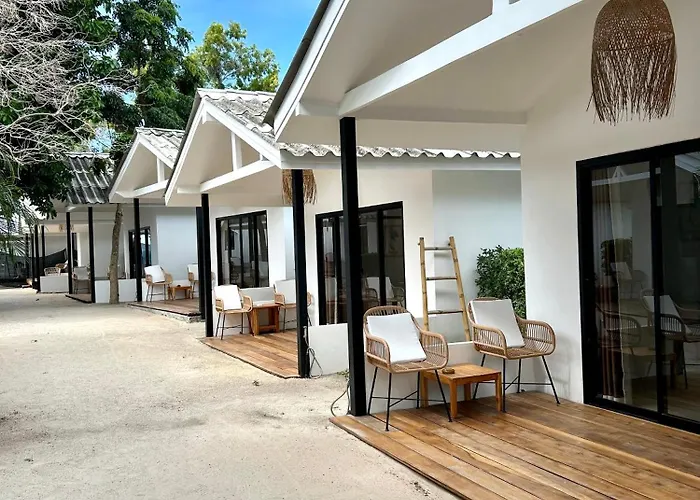The Cosy Sunset Beach Resort