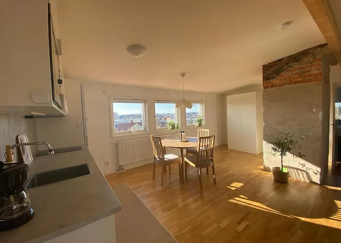 Lovely Loft, Centrally Located