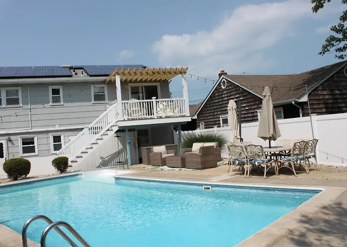 Gorgeous Beach House With Large Pool & Private Beach, Just 3 Blocks Away!!