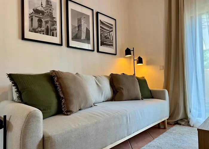Cosy 1-Bedroom Apartment With Private Terrace In Loule