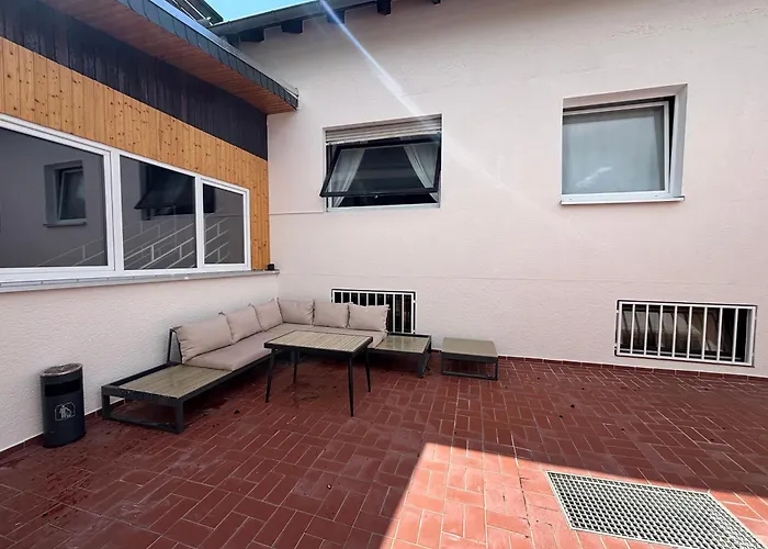 140qm - 4 Zimmer- Parkplatz - Autobahn - blauer See - MalliBase Apartments