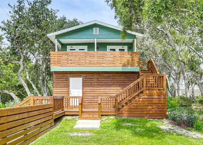 Walk To Ocean: Unit W/ Deck In Fernandina Beach!
