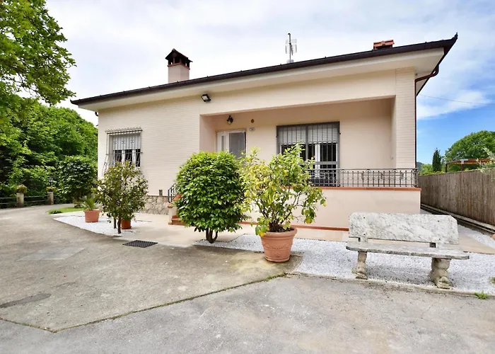 Schöne Wohnung In Camaiore