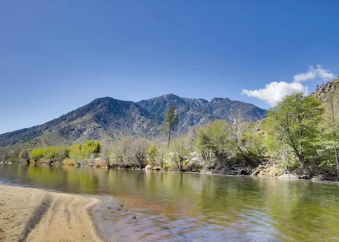 Walk To Riverfront Beach: Kernville Escape
