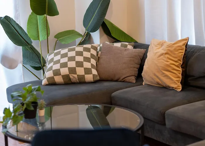 New 4 Apts-198-3 Bed Apt 1St Floor & 3 Bed Apt 2Nd Floor - 1 Bed Studio Apt Ground Floor & 1 Bed Studio Apt Ground Floor Near Penn Station Ewr Newark Nj Airport Hospital Manhattan Nyc