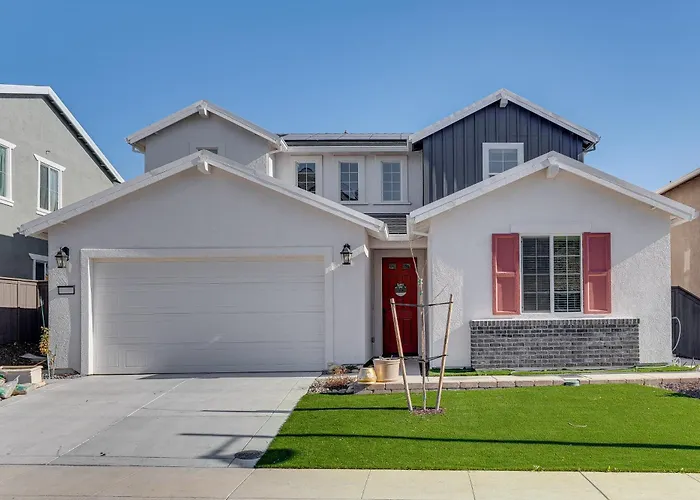 7 Mi To Folsom Lake: Sacramento Area Apartment