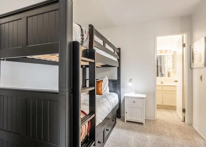 Crestview #3 Bldg C 1 Bedroom Plus Den / 2 Bathroom, Close To Town Shuttle And Short Walk To Village