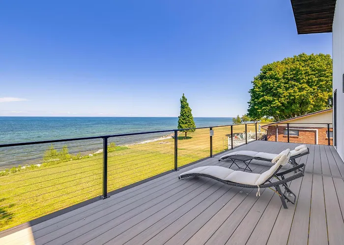 Lake Ontario Hideaway - Nature & Stillness Await!