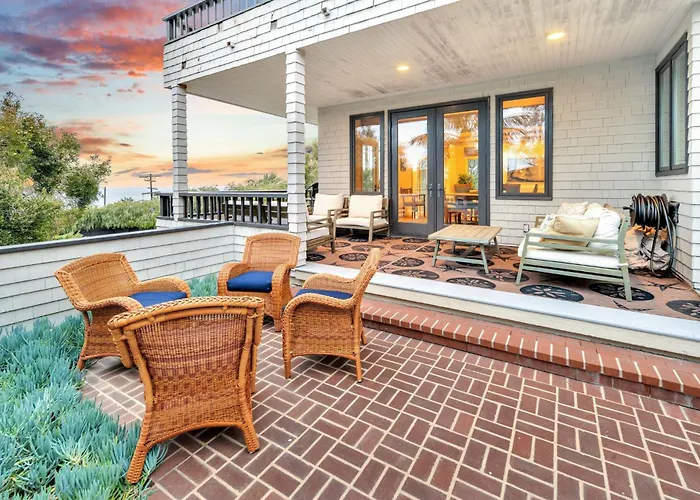 Fairway Retreat, Stylish Coastal Home Near Golf, Beaches & Carlsbad Fun