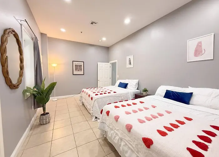 Huge Apartment Near Nyc, Parking