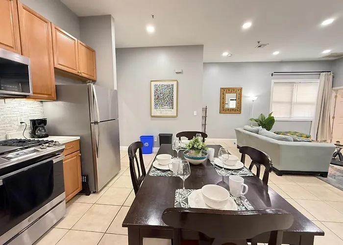 Huge Apartment Near Nyc, Parking