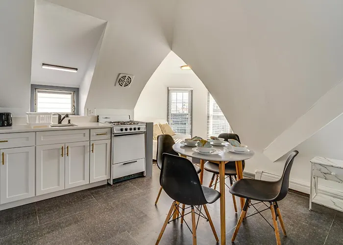 Steps To Beach: Couple'S Retreat In Ocean City!