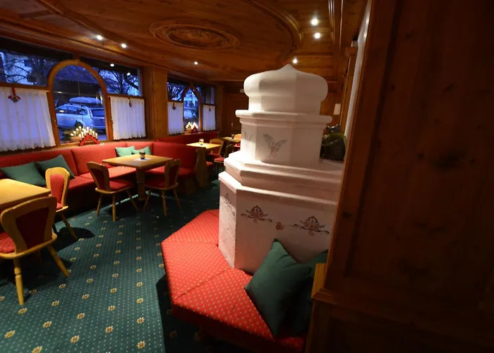 Rauzi Hotel Garni & Apartments
