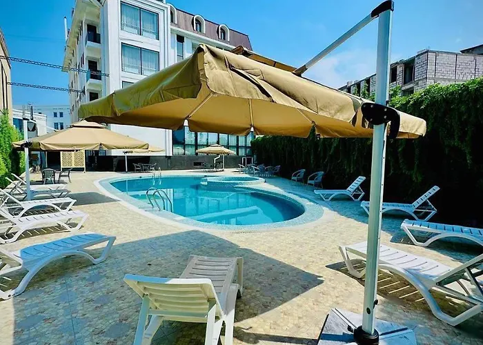 Saroy Gardens Hotel