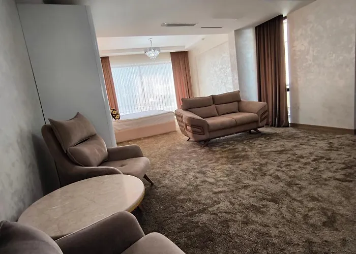 Saroy Gardens Hotel
