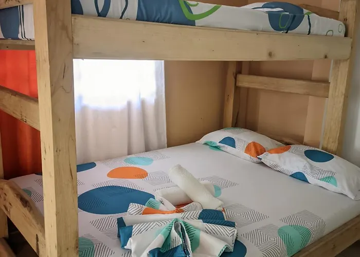 Encatador Hotel En Ladrilleros