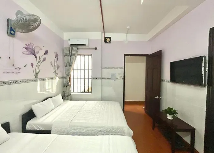 Anh Quan Hotel