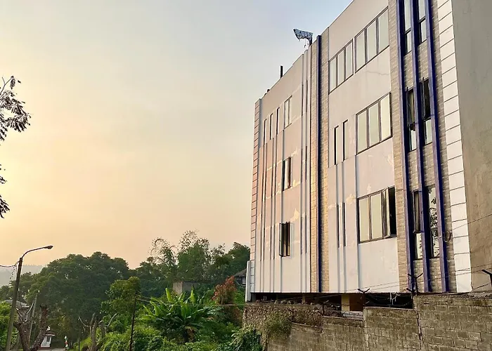 Hotel Asia Express Near Farmhouse Lembang