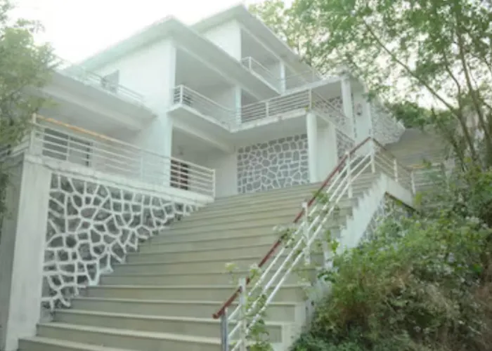 Raj Cottage Nature Luxury Resort