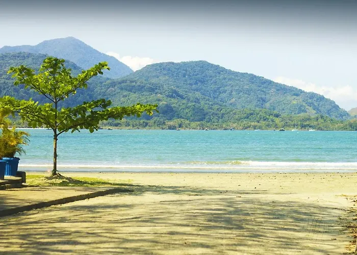 APTO PRAIA UBATUBA - Lindo e Equipado! Internet 500mb e 3 Tvs 2 Quartos Estacionamento TUDO PERTO