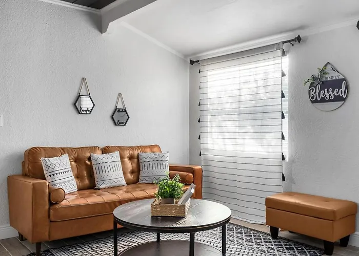 Modern - Mins To Beach - Walk To Downtown - Free Parking