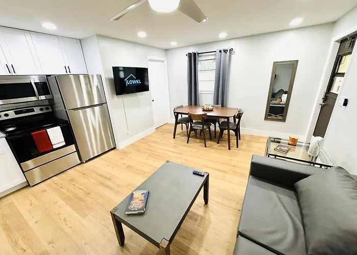 Progresso Apartments & Homes By Lowkl