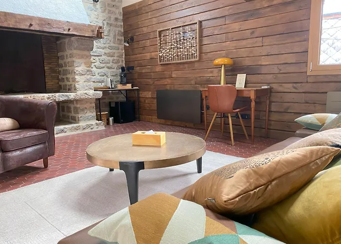 Logis Hotel & Restaurant - Auberge De L'Abbaye