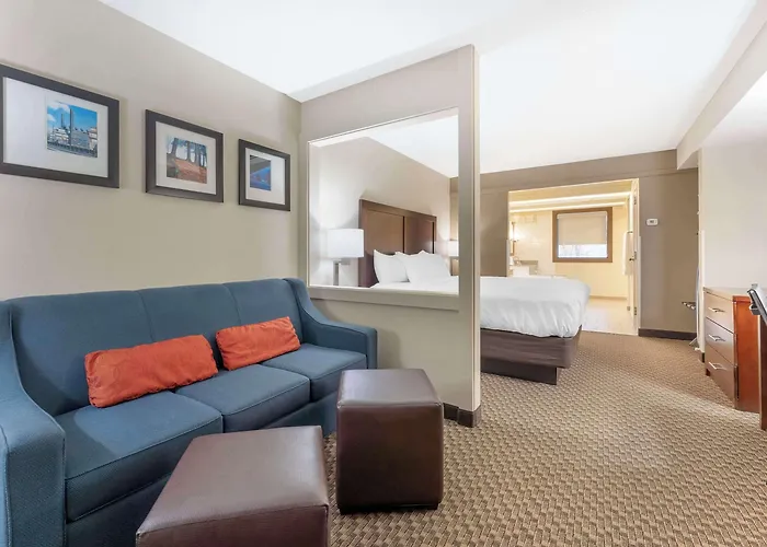 Comfort Inn & Suites Johnstown - Richland Town Center