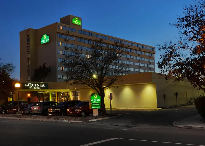 La Quinta By Wyndham Secaucus Meadowlands