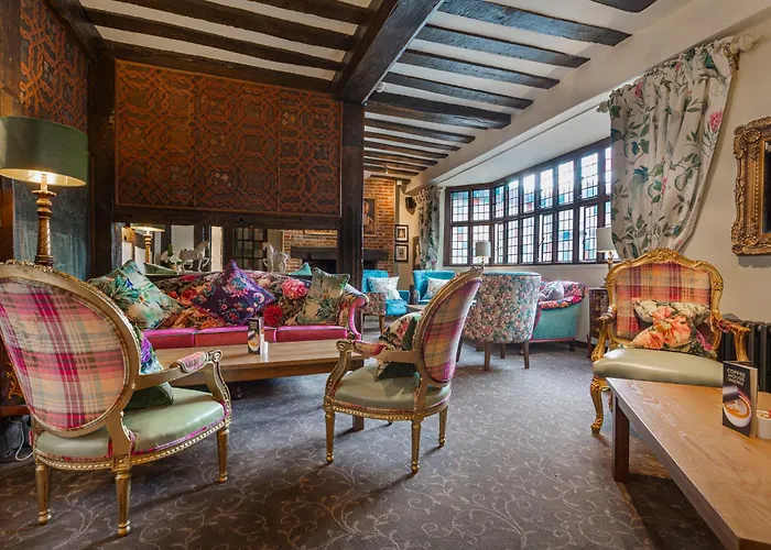 The White Horse Hotel, Romsey, Hampshire - The Coaching Inn Group