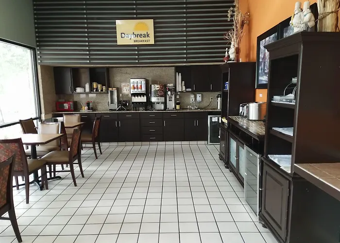 Days Inn By Wyndham Lake Park/Valdosta