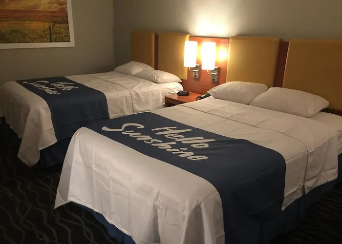 Days Inn & Suites By Wyndham Cincinnati North
