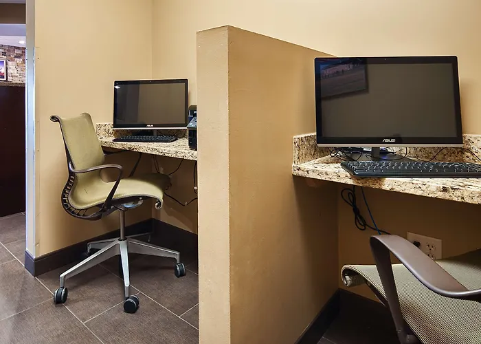 Best Western Plus Night Watchman Inn & Suites