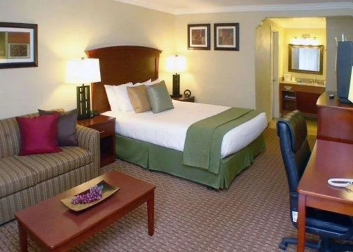 Quality Inn & Suites Santa Cruz Mountains