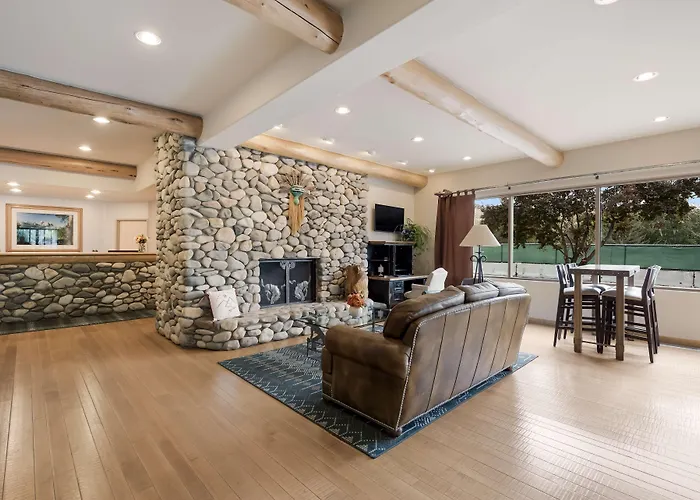 Best Western Plus Kentwood Lodge