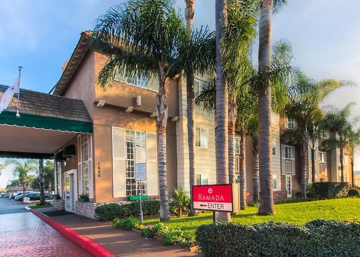 Ramada By Wyndham Costa Mesa/Newport Beach