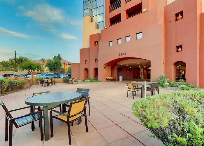 Drury Inn & Suites Phoenix Airport