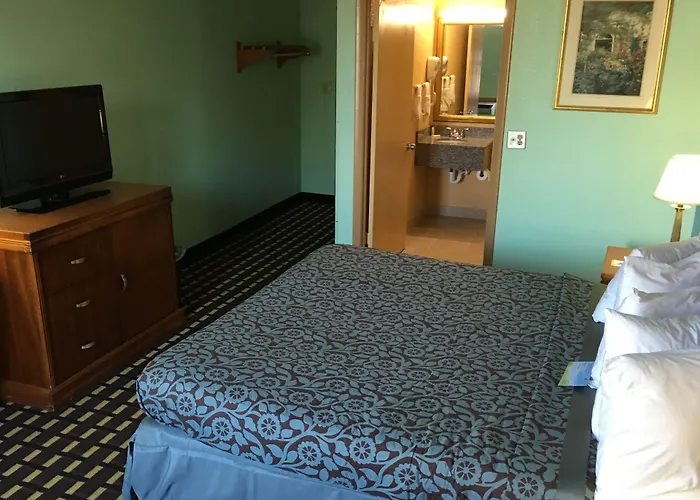 Days Inn By Wyndham Sharonville