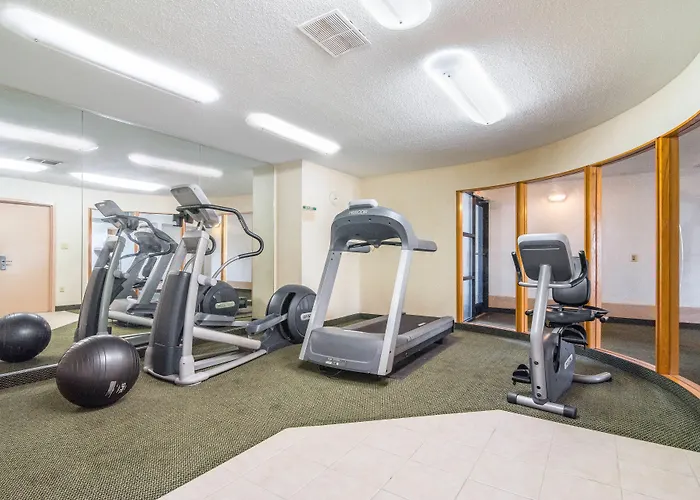 Days Inn By Wyndham Raleigh Glenwood-Crabtree