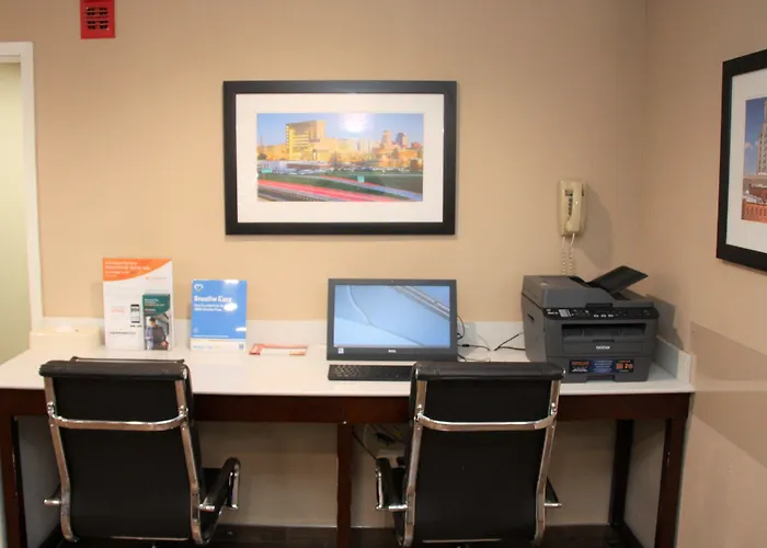 Comfort Inn & Suites Durham Near Duke University