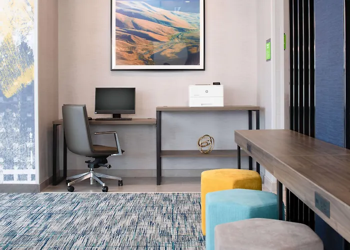 La Quinta Inn & Suites By Wyndham Spokane Downtown
