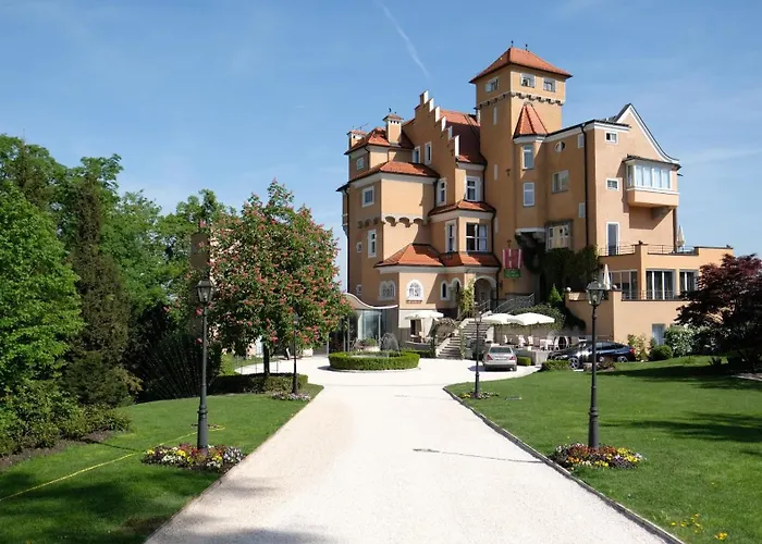 Hotel Schloss Mönchstein