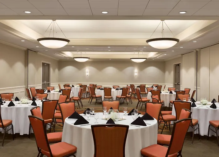 Doubletree By Hilton Bradley International Airport