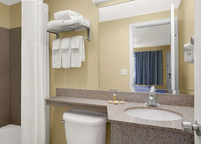 Days Inn By Wyndham Middletown