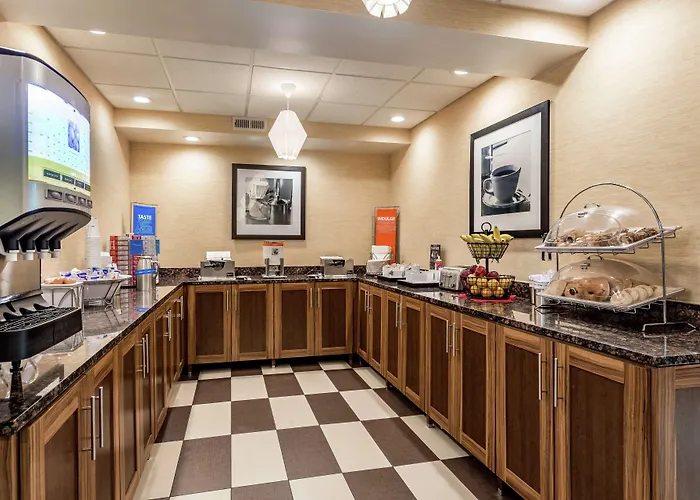 Hampton Inn Milwaukee Airport