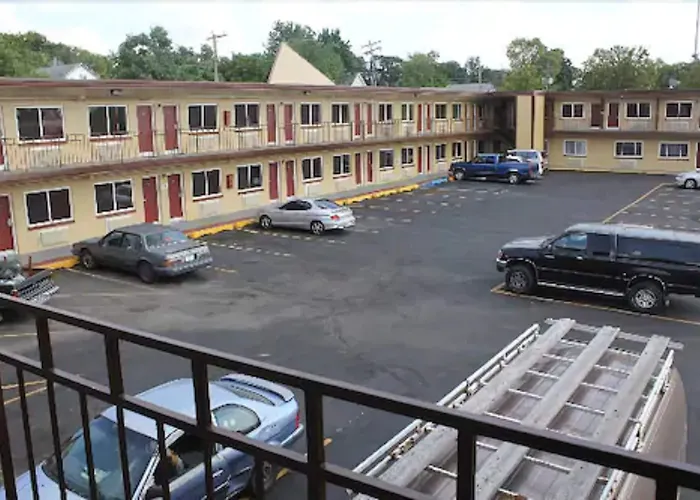 Travelodge By Wyndham Terre Haute