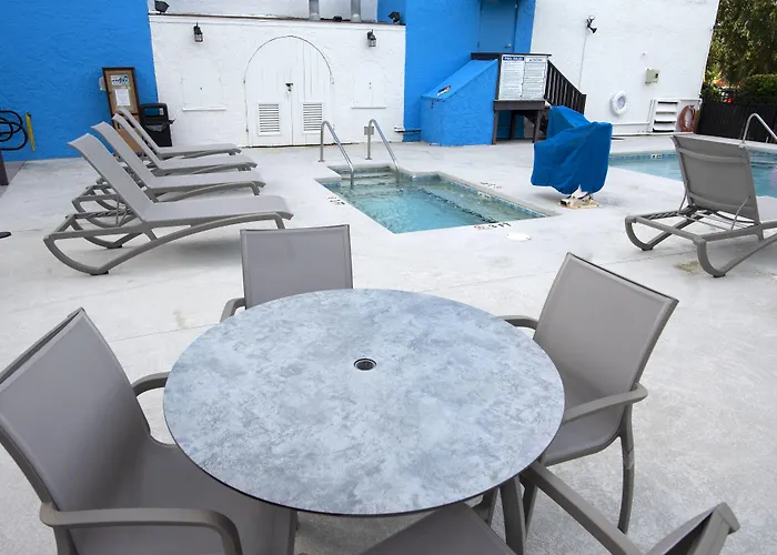 Aqua Beach Inn