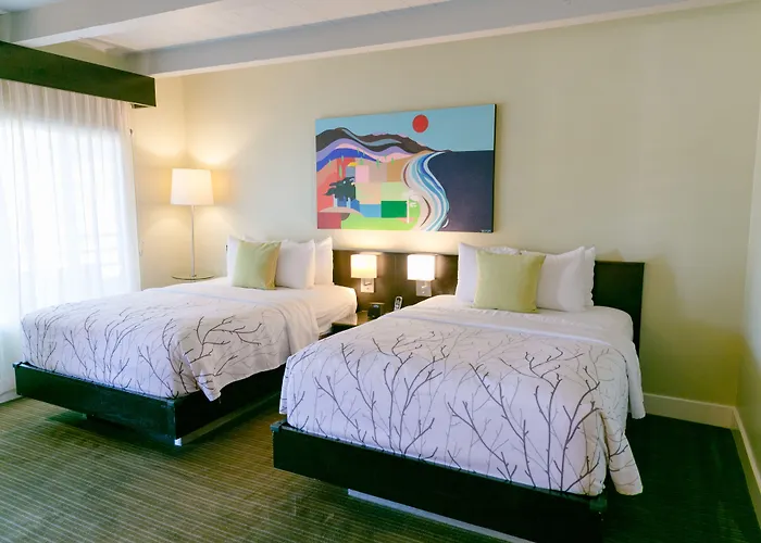 Hotel Current